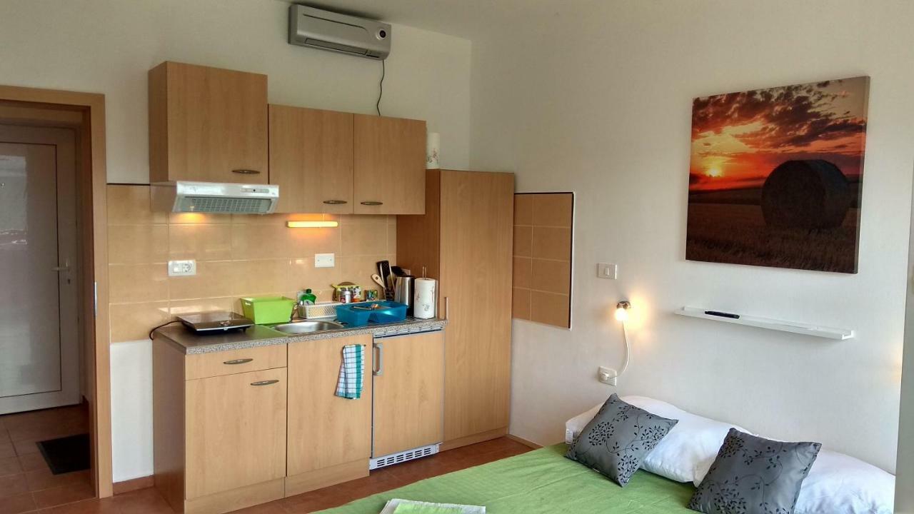 Apartmaji Suhorje Экстерьер фото