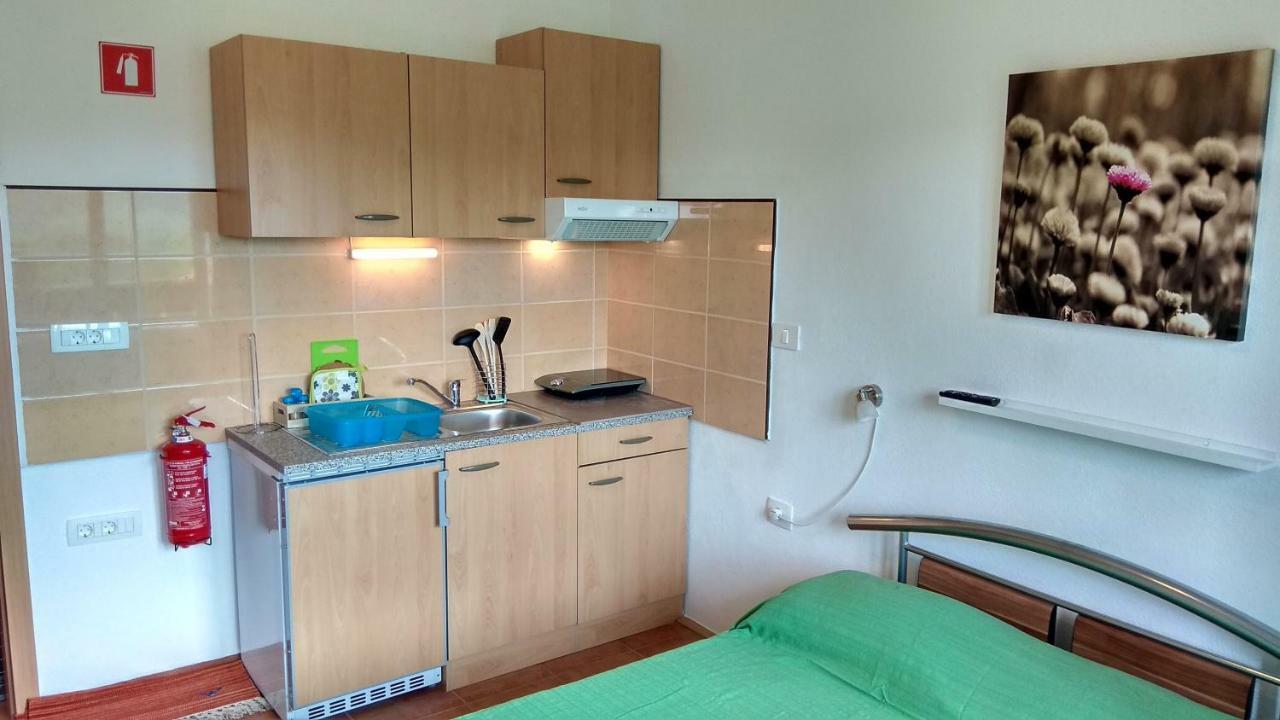 Apartmaji Suhorje Экстерьер фото